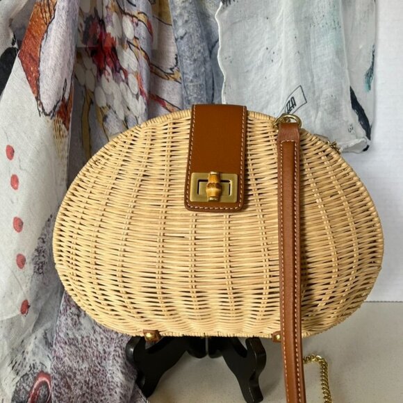 Talbots Clamshell Straw Crossbody Bag w/Leather Strap & Gold-Tone Chain - Picture 2 of 7